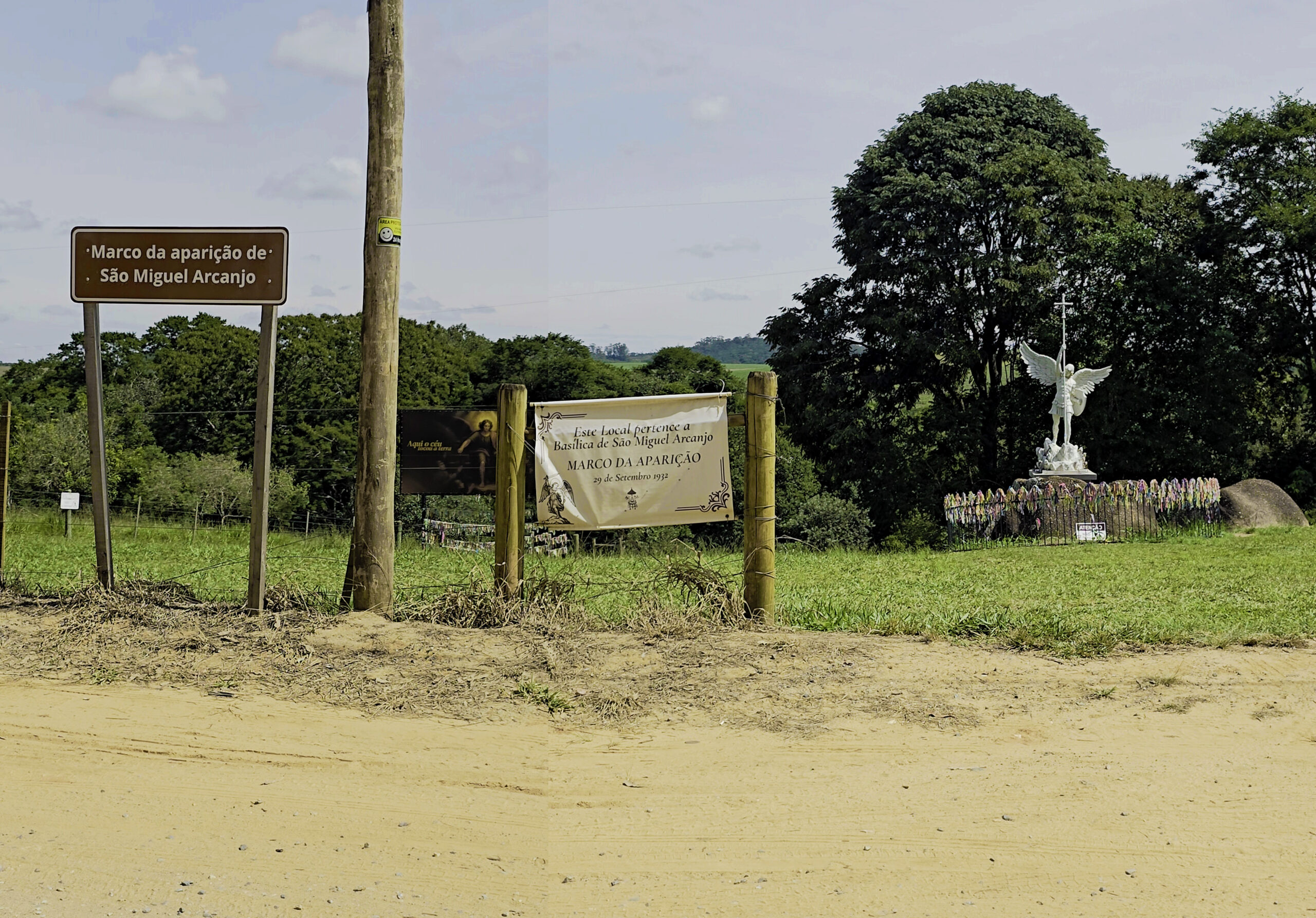 Marco da Aparição na Zona Rural de São Miguel Arcanjo